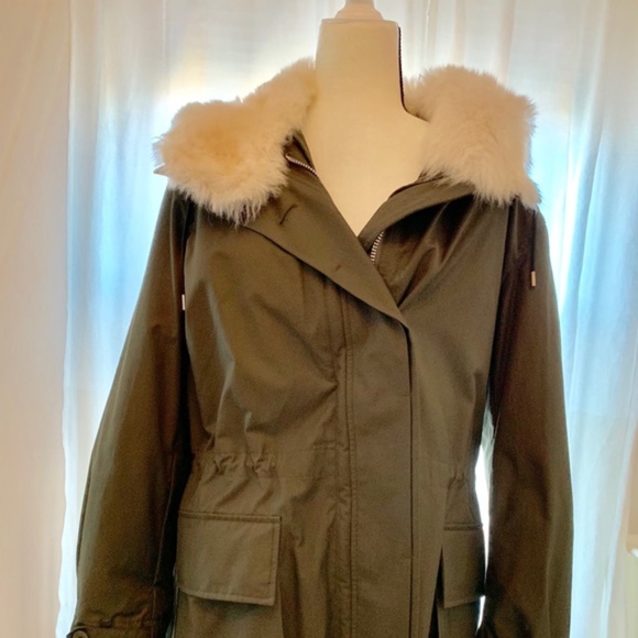 Theory Parka in Forest Green - Picture 2 of 7